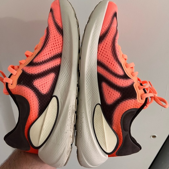 lululemon Beyondfeel running shoes - Picture 10 of 16